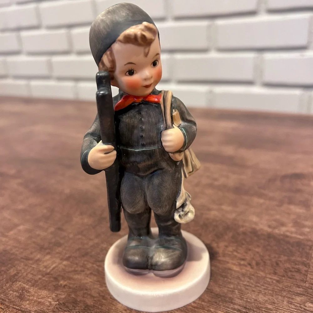 M I Hummel M. I. Hummel ** Chimney Sweep 6